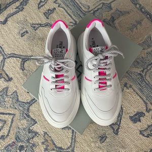 Premium Basics Sneakers